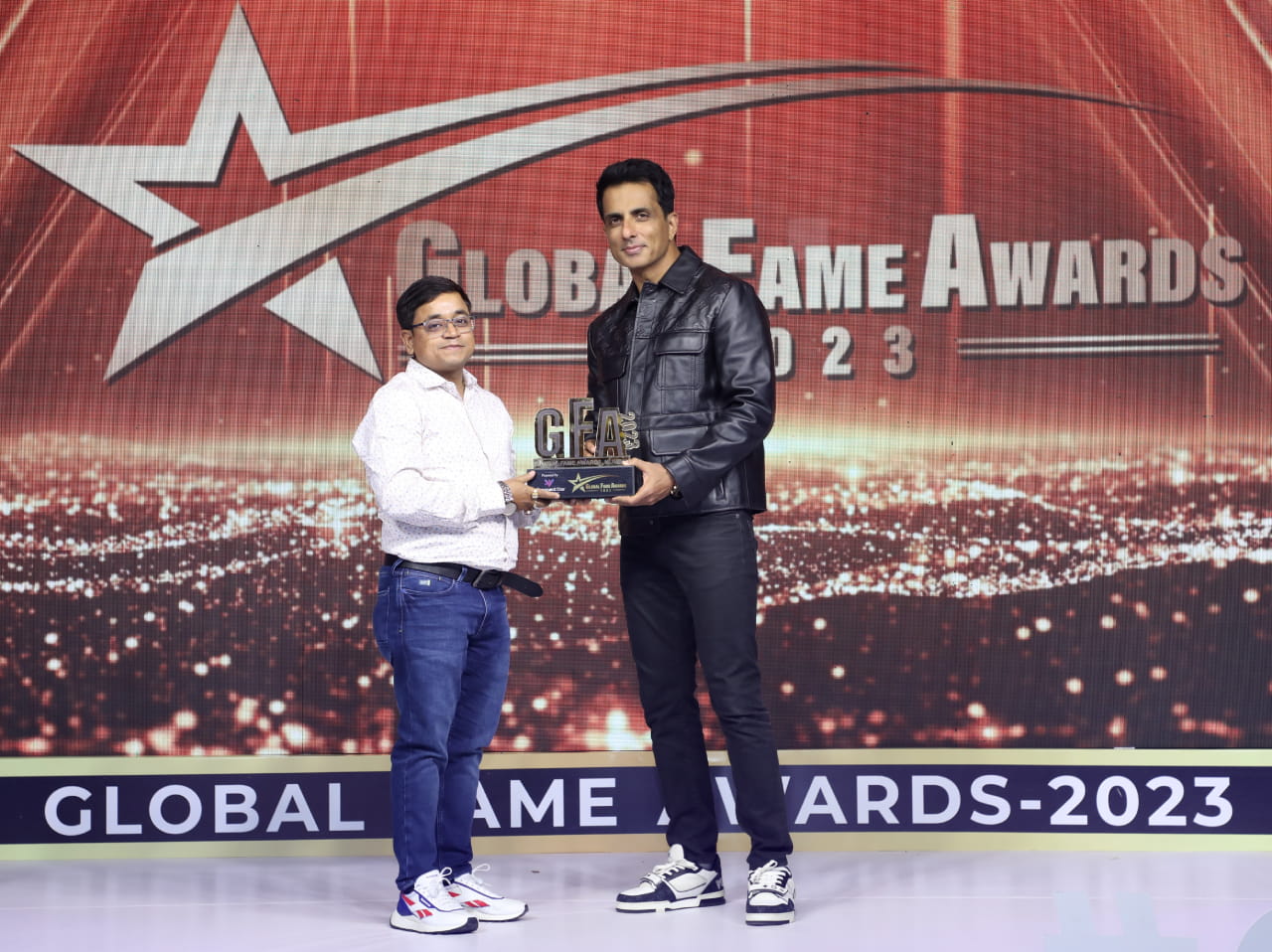 Astrologer SK Abid receiving global fame award 2023 from Sonu Sood Astrologer SK Abid receiving global fame award 2023 from Sonu Sood